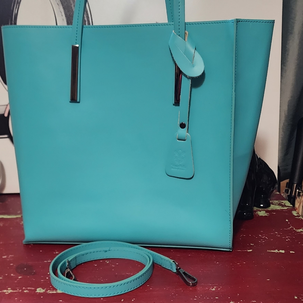 Beautiful Vera Pelle Trapeze Tote